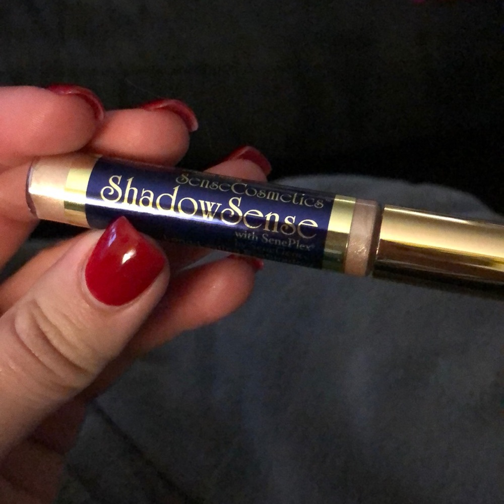 SeneGence ShadowSense in sandstone pearl shimmer